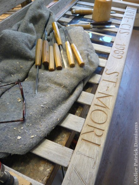 Letters in hout snijden | Tuinbank voor speciale gelegenheid